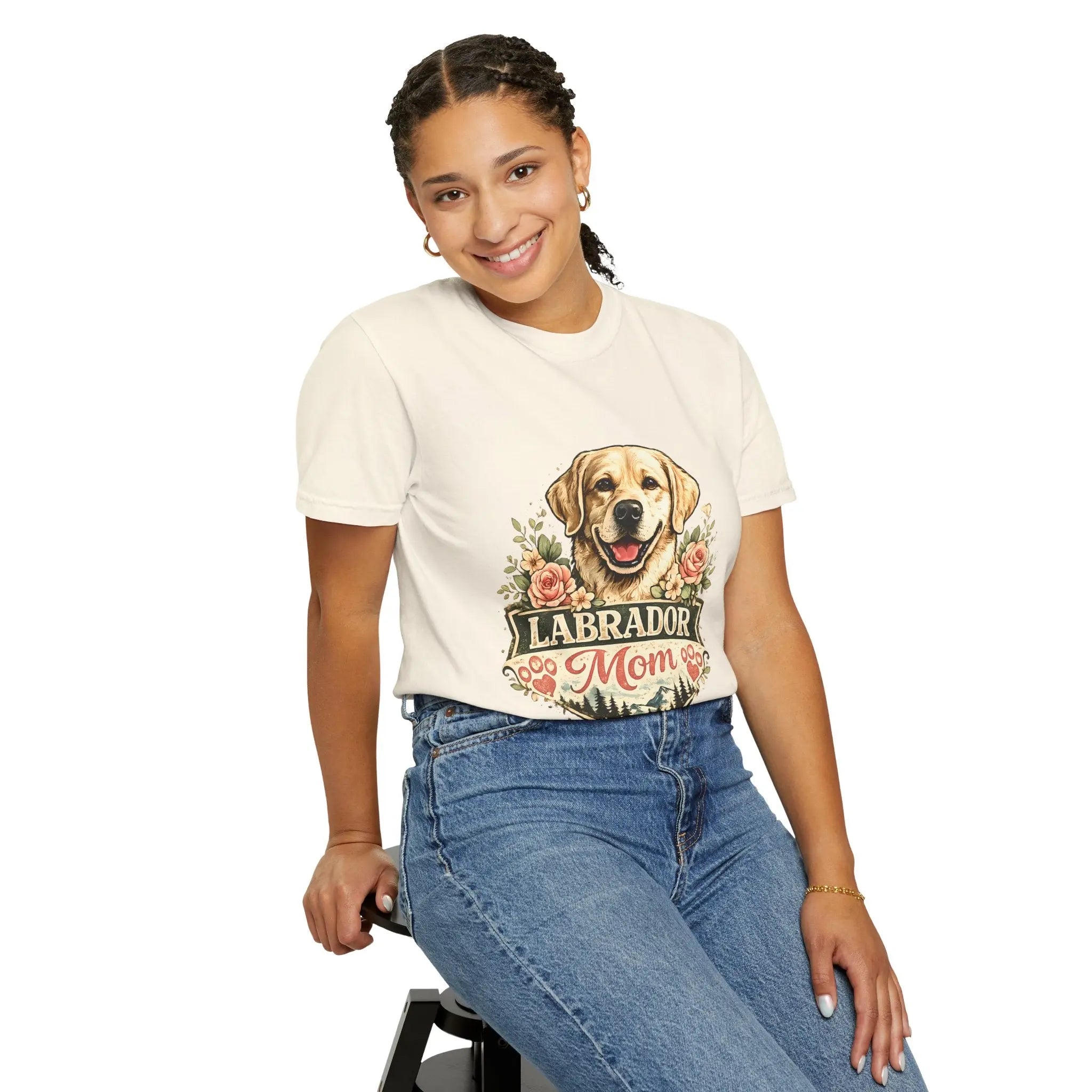 Labrador Mom T-Shirt — Floral Retriever Graphic Tee for Dog Lovers