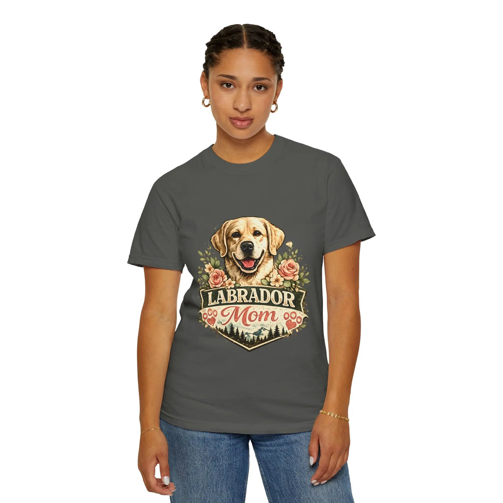 Labrador Mom T-Shirt — Floral Retriever Graphic Tee for Dog Lovers