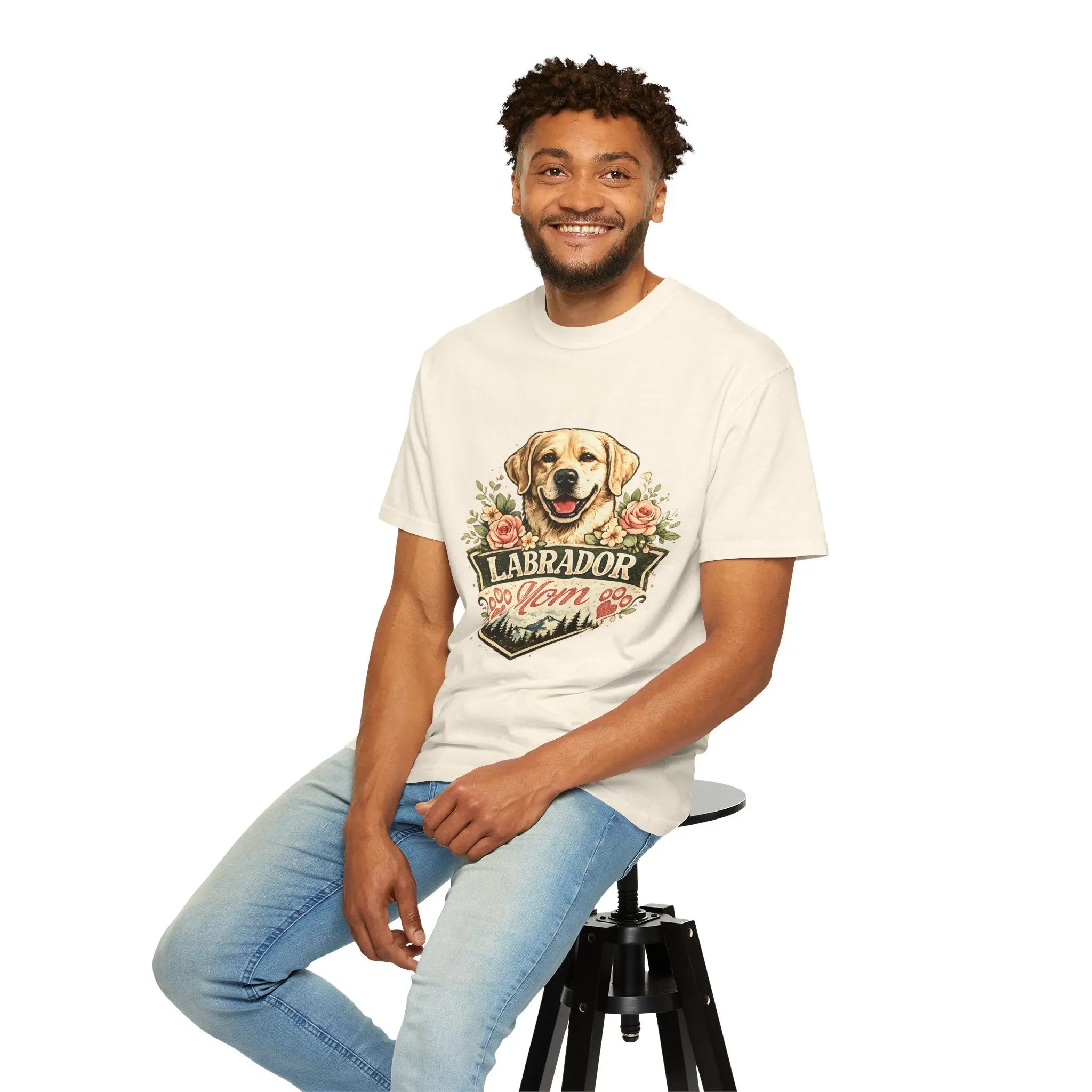 Labrador Mom T-Shirt — Floral Retriever Graphic Tee for Dog Lovers